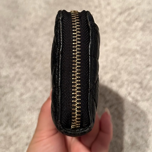 Kate Spade - Quilted Leather Zip Around Wallet - Black - Picture 5 of 15